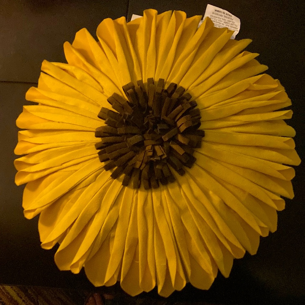 NWT round sunflower pillow